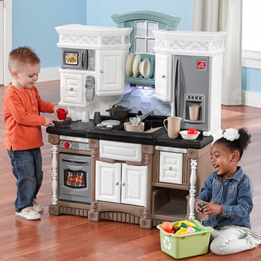 Learn about the benefits of play kitchens!