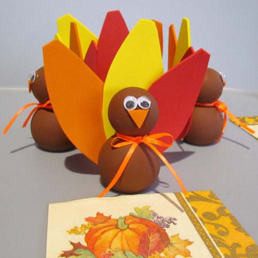 Easy to Make Thanksgiving Table Decorations - Turkey Craft