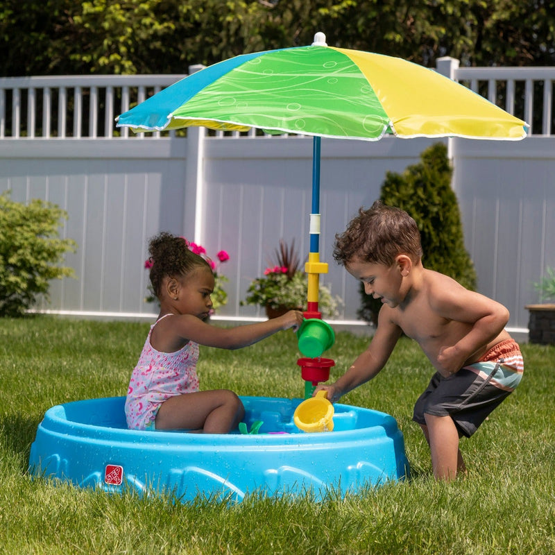 Play & Shade Pool™ with an umbrella kids playing