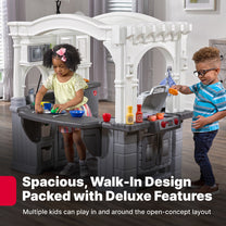 Grand Walk-In Classic Kitchen & Grill open concept design