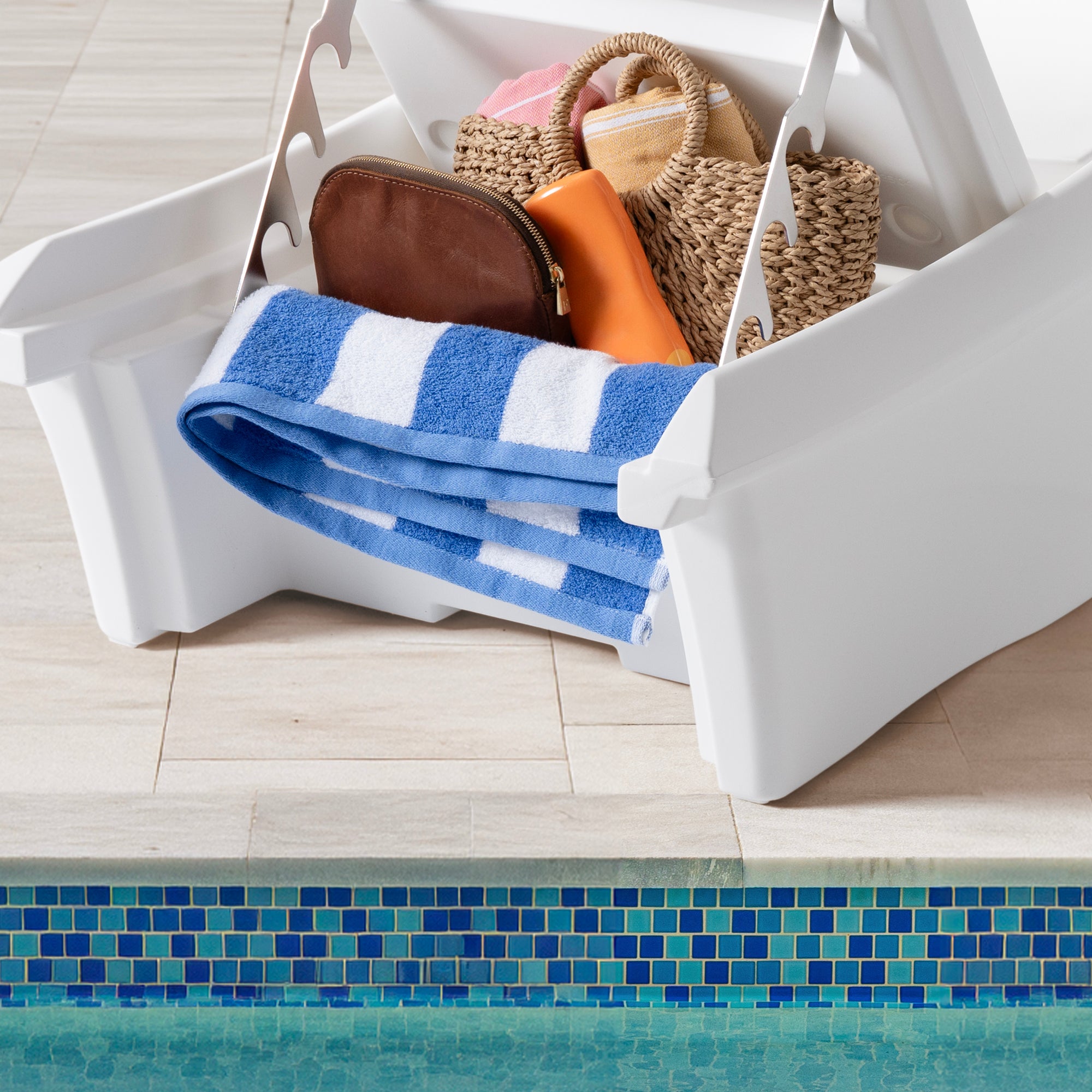 Vero Adjustable Back In-Pool Lounger™ from Step2
