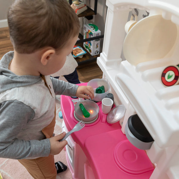 Fun With Friends Kitchen™ realistic stovetop burner with lights & sounds