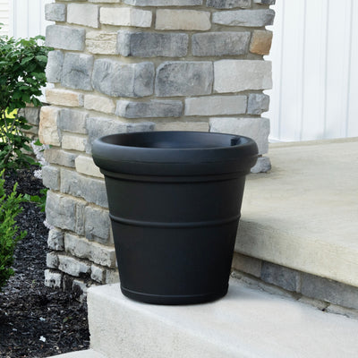 Claremont Planter™ - Onyx Black on step