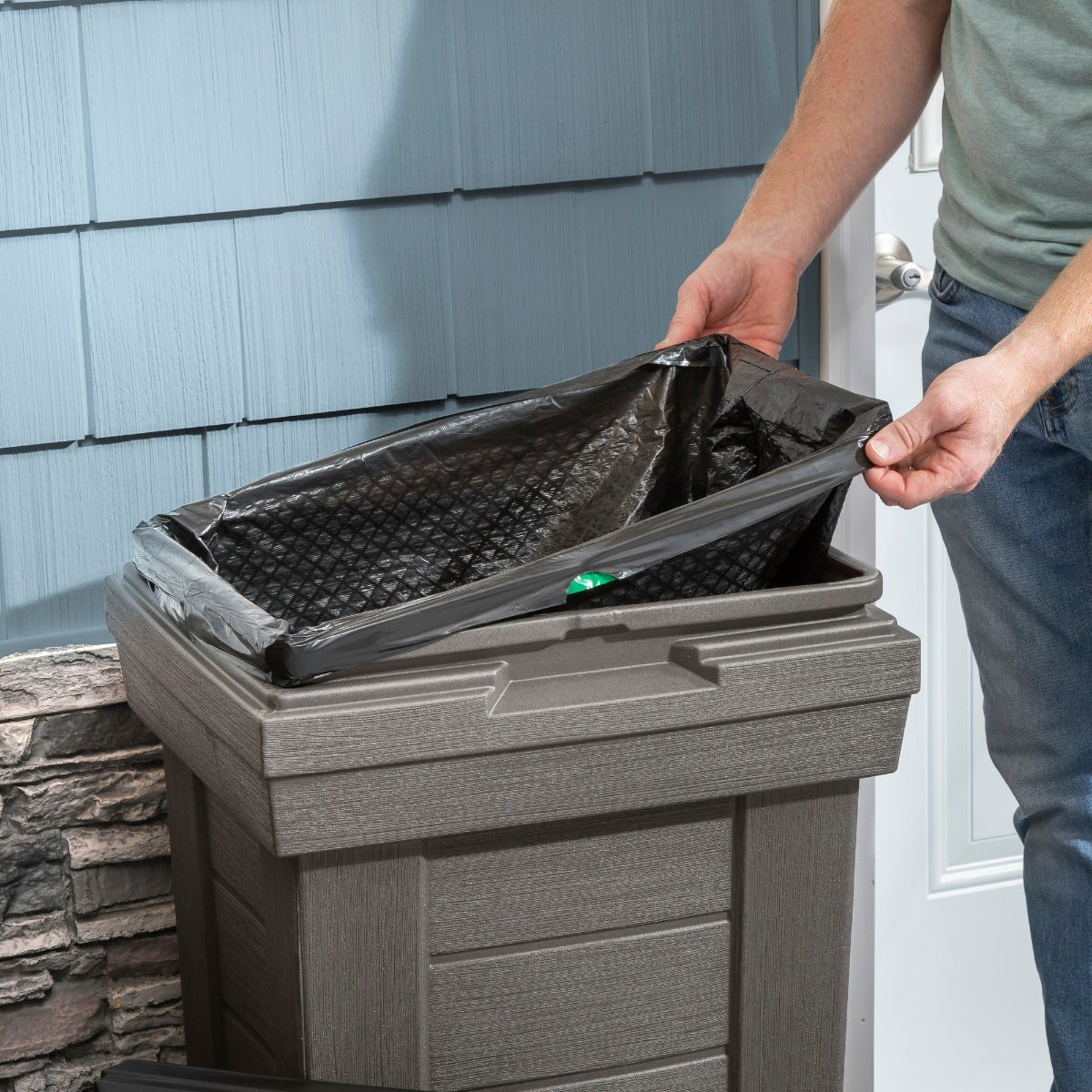 Lakewood Garbage Container ™ from Step2