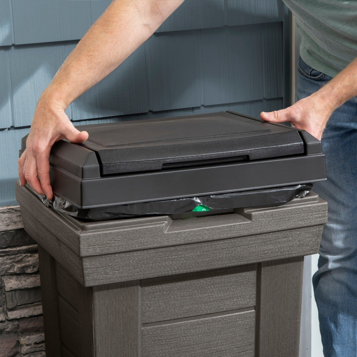 Lakewood Garbage Container ™ from Step2