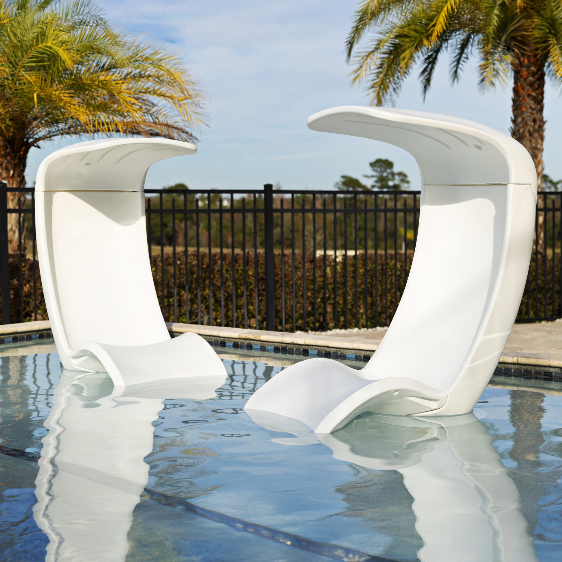 Mondello Chair with Shade™ shown on sun shelf with the shade