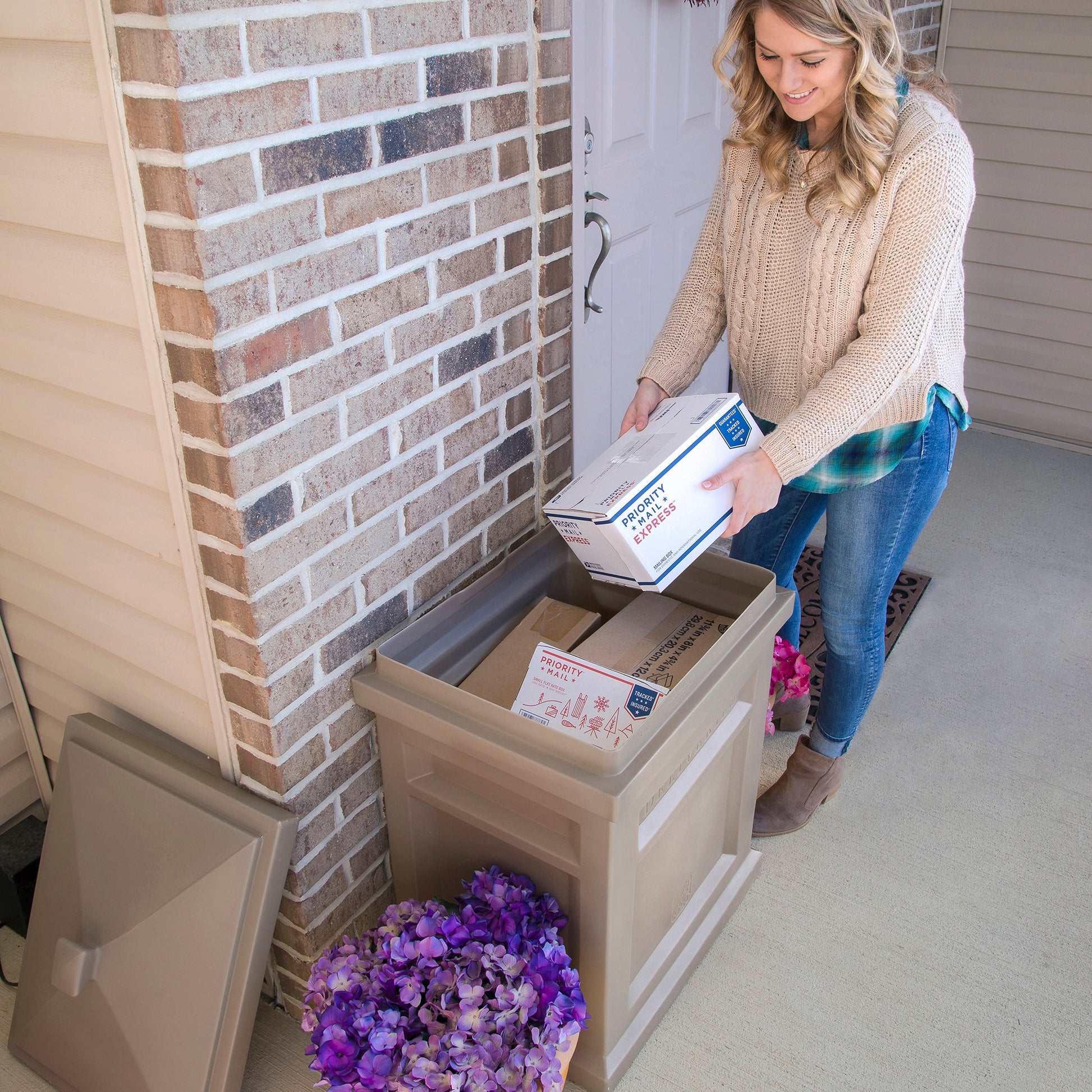 Express Package Delivery Box Mocha keeps packages clean & dry