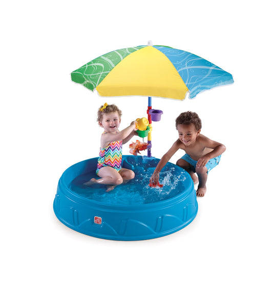 Play & Shade Pool™ with an umbrella<br />