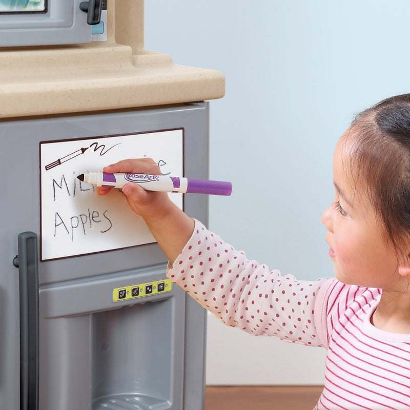 Heart of the Home Kitchen™ refrigerator has a whiteboard